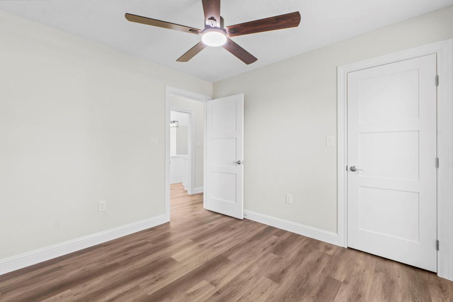 Spacious, unfurnished interior of a new home in , Onalaska (Image 14).