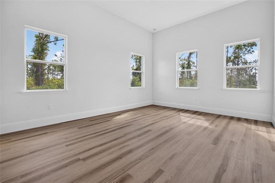 Spacious, unfurnished interior of a new home in , Port Charlotte (Image 44).