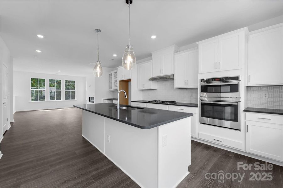 352 Catawba Avenue ~ Ready Now 352 Catawba Avenue ~ Ready Now