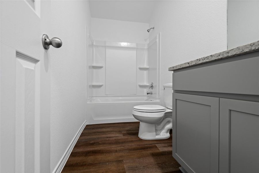 Photo for visual purposes. Colors and selections will vary.