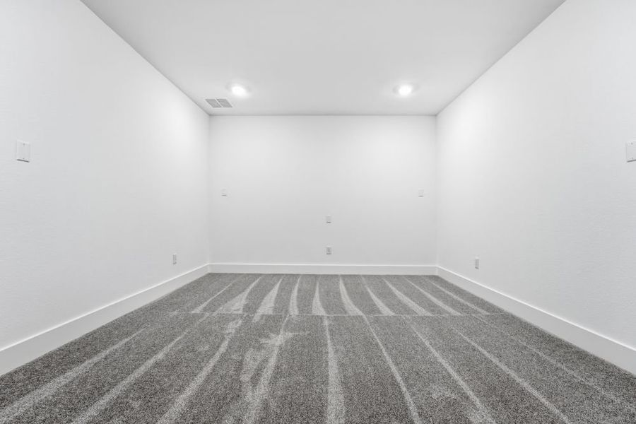 Spacious, unfurnished interior of a new home in Santa Rita Ranch, Liberty Hill (Image 17).