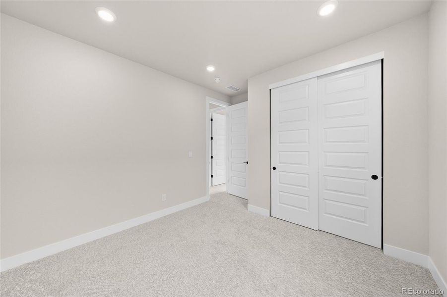 Spacious, unfurnished interior of a new home in Harmony at Sterling Ranch, Littleton (Image 18).