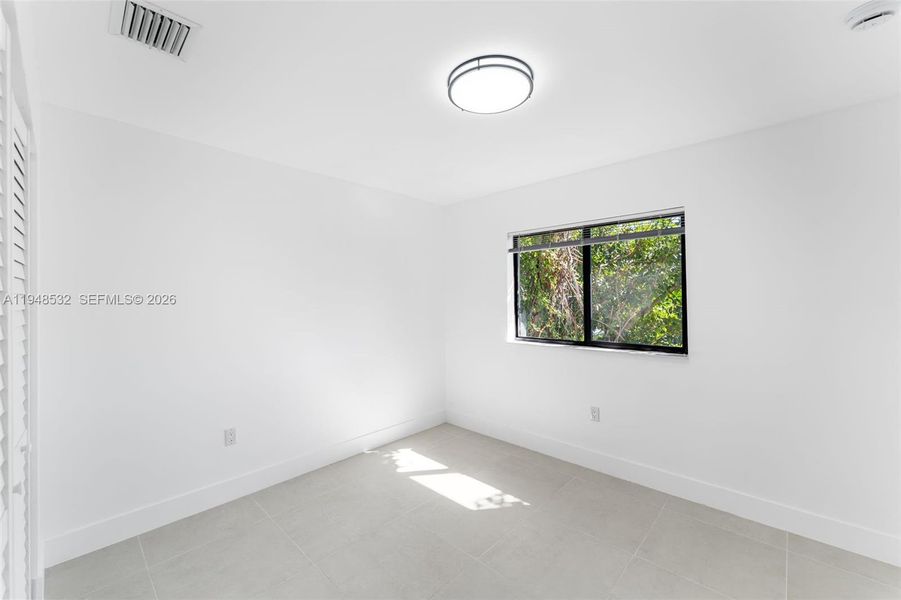 Spacious, unfurnished interior of a new home in , Miami (Image 20).