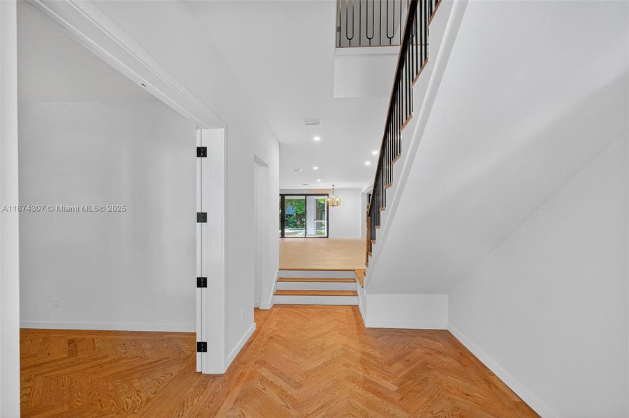 Spacious, unfurnished interior of a new home in , Miami (Image 45).