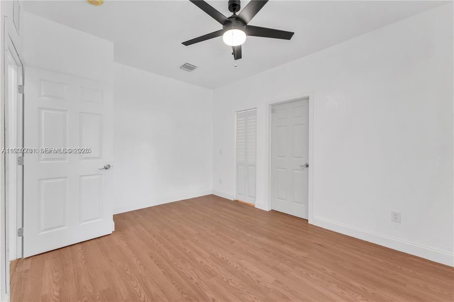 Spacious, unfurnished interior of a new home in , Deerfield Beach (Image 6).
