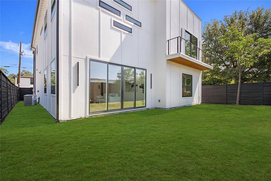 Front exterior of a new home in , Dallas, TX, highlighting curb appeal (Image 22).