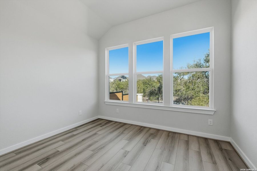 Spacious, unfurnished interior of a new home in Meyer Ranch, New Braunfels (Image 8).
