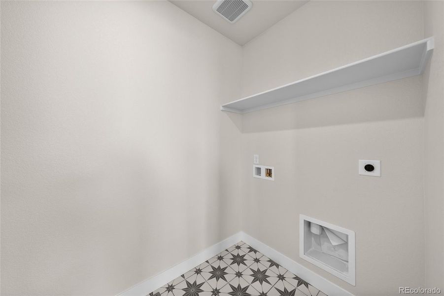 Spacious, unfurnished interior of a new home in Harmony at Sterling Ranch, Littleton (Image 26).