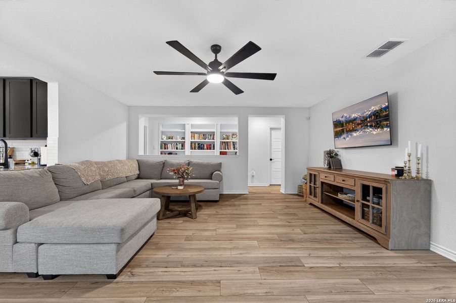 Furnished interior view inside a new home in , Boerne (Image 19).
