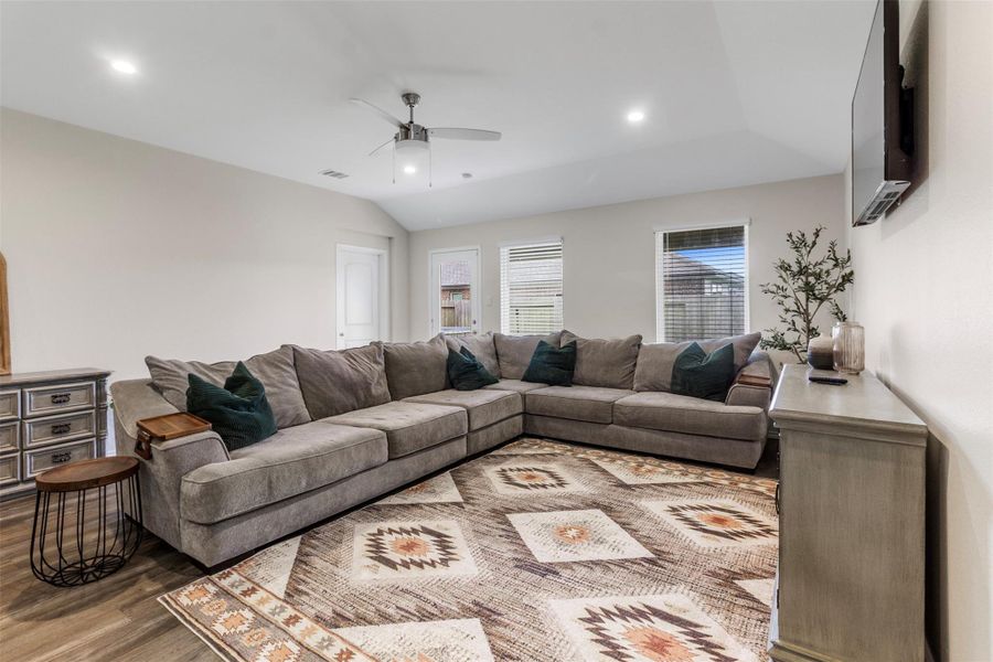 Image 8 of a home in River Ranch Meadows. Image 8 of a home in River Ranch Meadows.