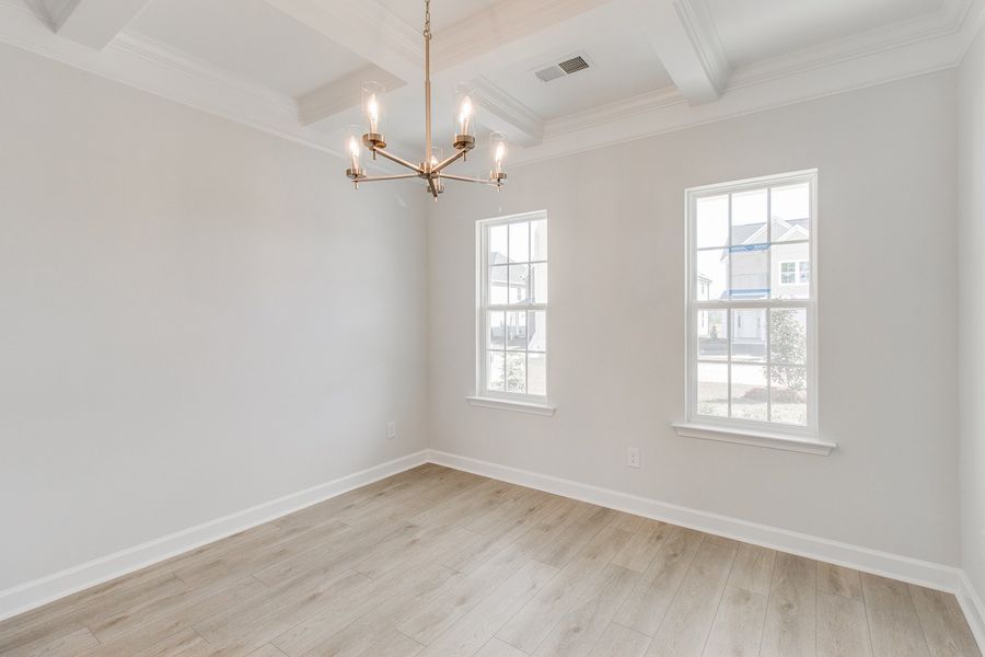 Spacious, unfurnished interior of a new home in Hendrix Farms, Lexington (Image 17).