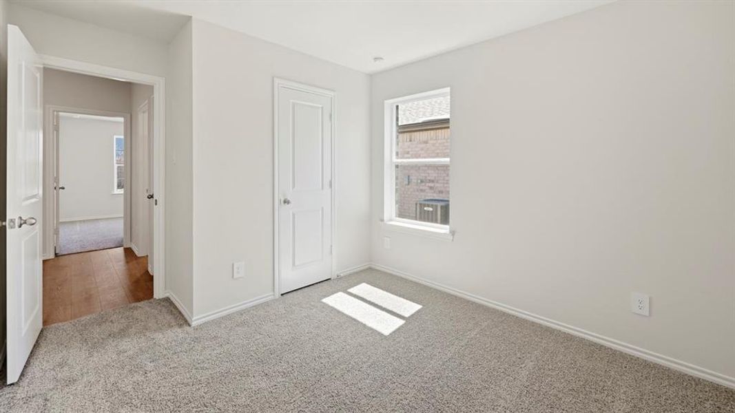 Spacious, unfurnished interior of a new home in Sweetwater Springs, Sherman (Image 24).