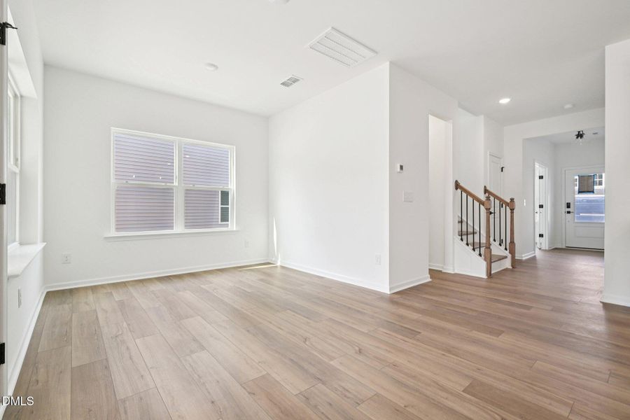 12-web-or-mls-Fetching Pl-S2403-012