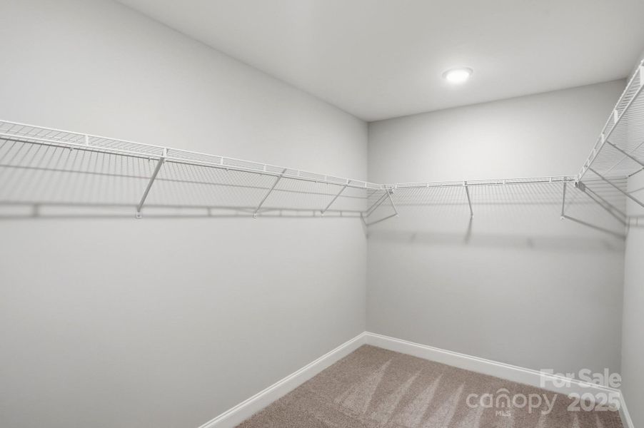 Spacious, unfurnished interior of a new home in Harrisburg Village, Harrisburg (Image 24).