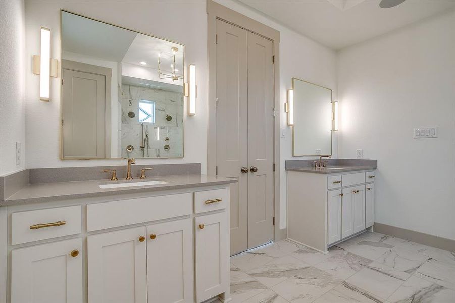 Furnished interior view inside a new home in Tuscan Estates, Waxahachie (Image 13).
