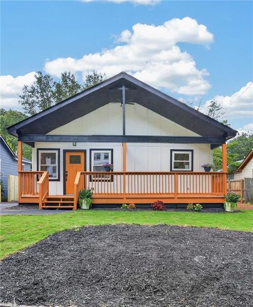Exterior details and patio area of a home in , Scottdale (Image 23).