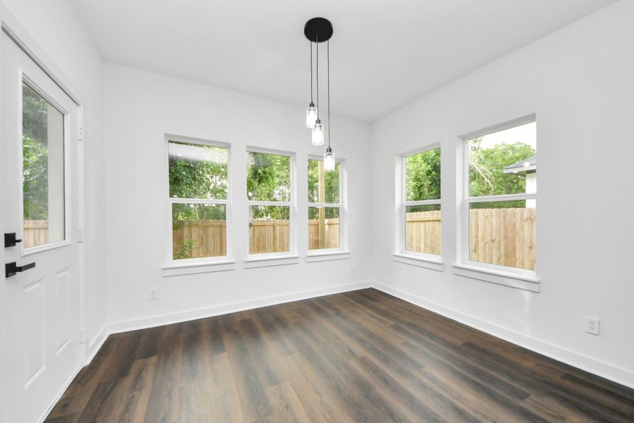 Image 14 of a home in . Image 14 of a home in .