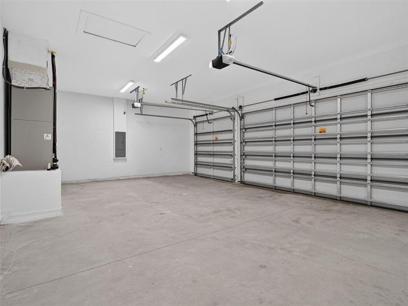Spacious, unfurnished interior of a new home in , Plant City (Image 42).