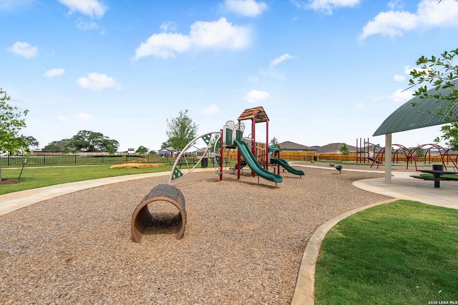 Community amenities in , Lytle (Image 22).