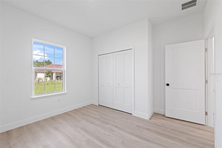 Spacious, unfurnished interior of a new home in , Ocala (Image 15).