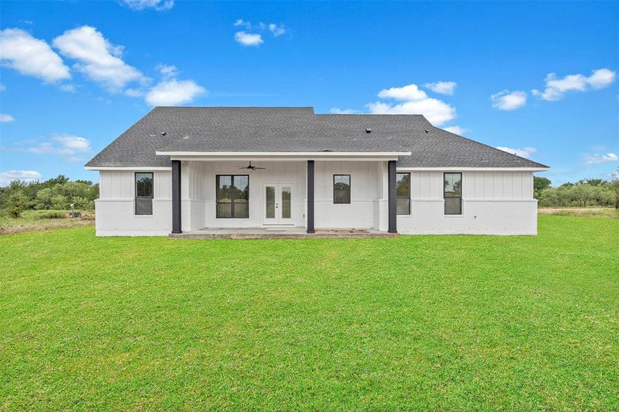 Exterior details and patio area of a home in , Millsap (Image 4).