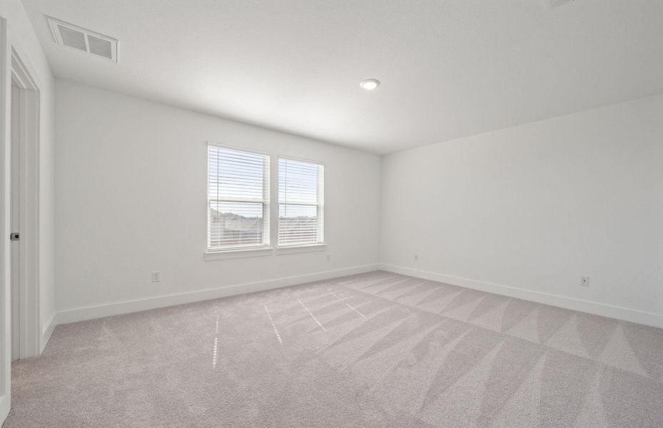 Spacious, unfurnished interior of a new home in Crosswinds, Kyle (Image 47).