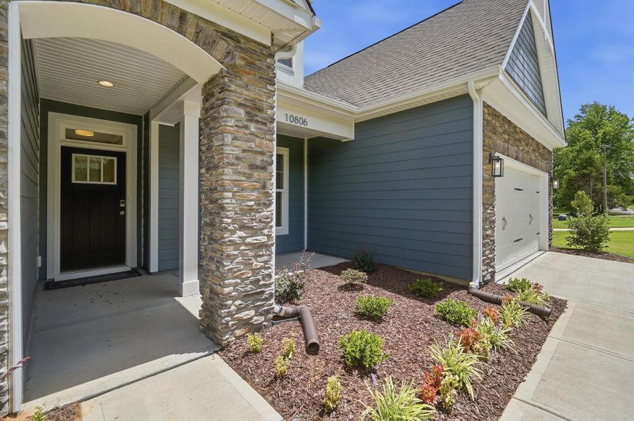 Exterior details and patio area of a home in Chasewood, Mint Hill (Image 2).