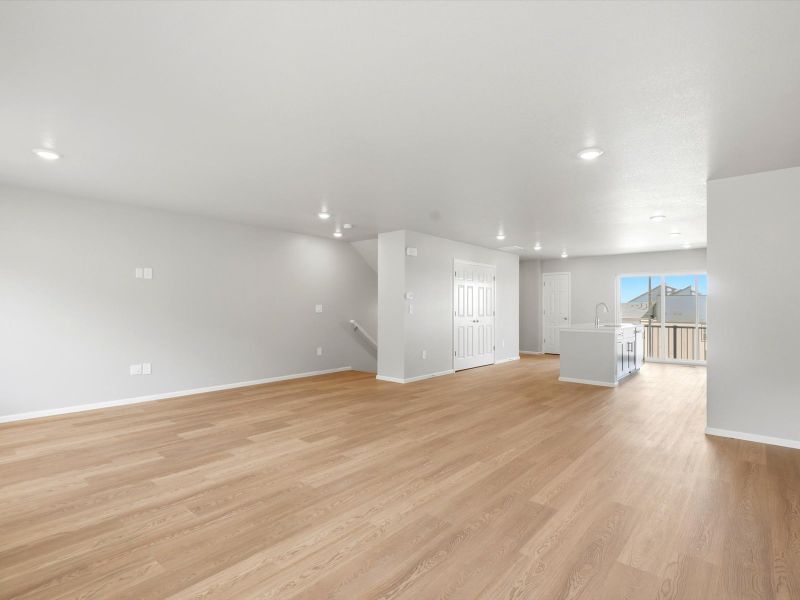 Spacious, unfurnished interior of a new home in Three Hills, Morrison (Image 10).