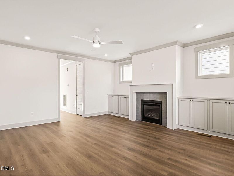 007-1280x960-living-room