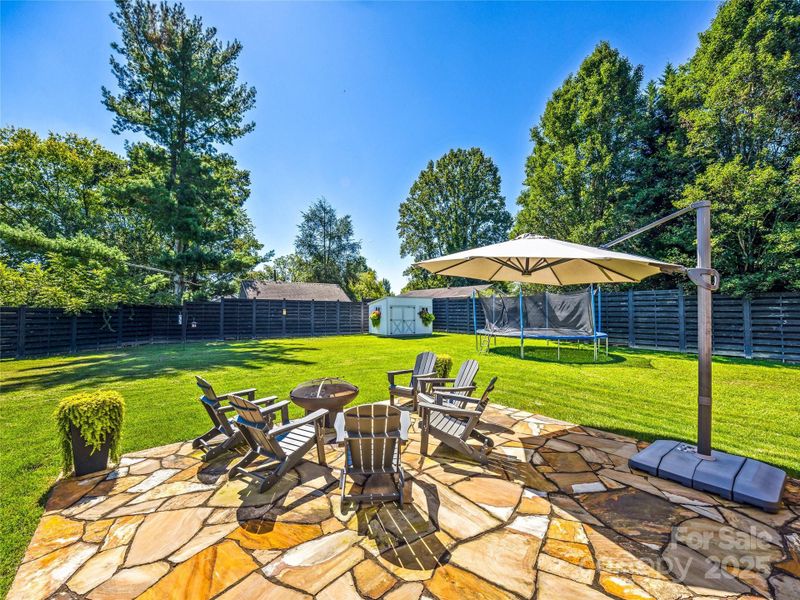 Community amenities in , Mills River (Image 32).