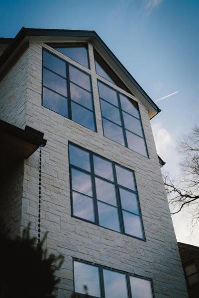 Condo located in Atlanta, GA showcasing its design and architecture (Image 5).