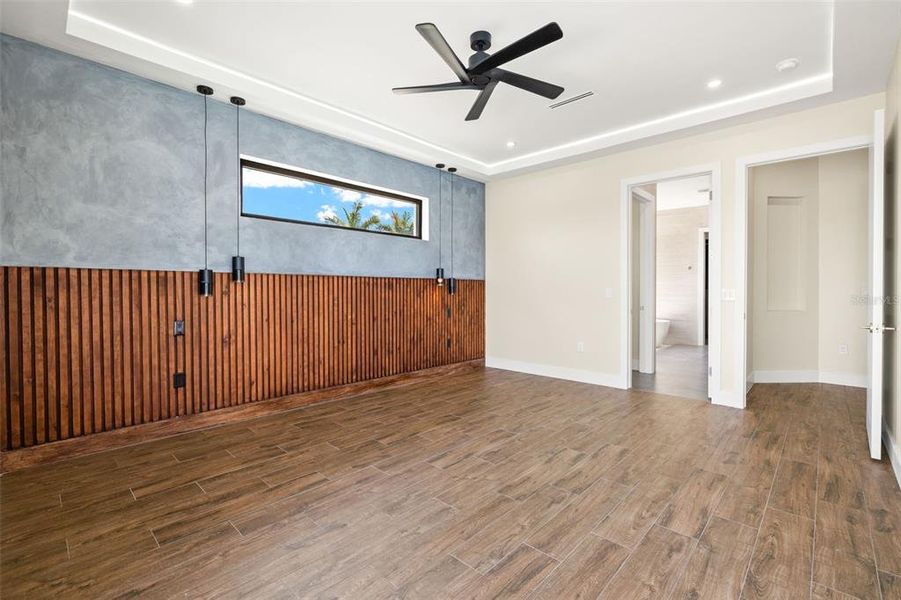 Spacious, unfurnished interior of a new home in , Cape Coral (Image 22).