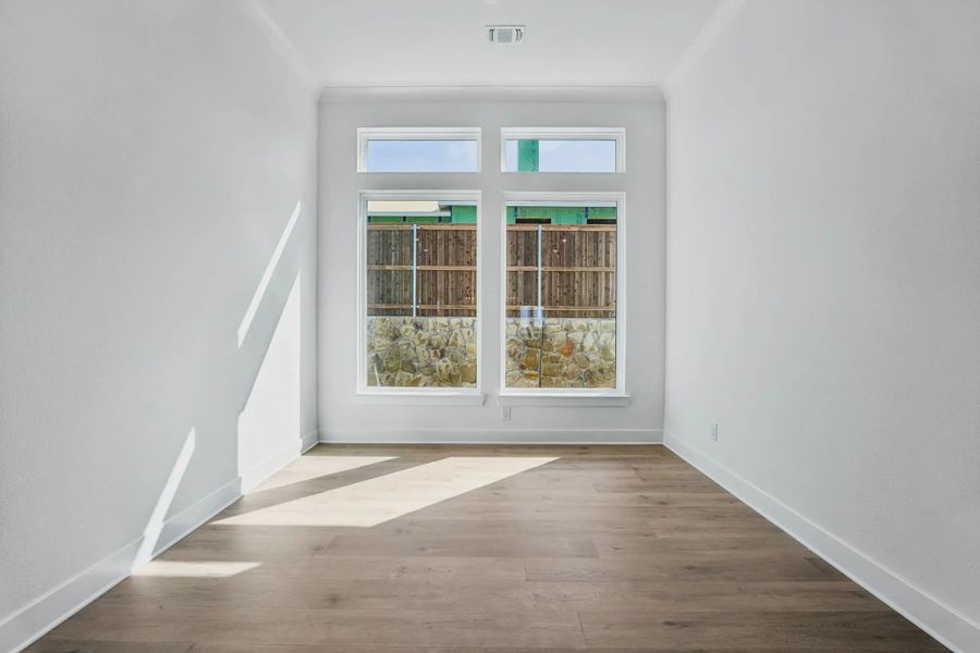 Representative unfurnished interior of a home built from the Sicily by Chesmar Homes in Lakeway Estates, Waxahachie (Image 19).