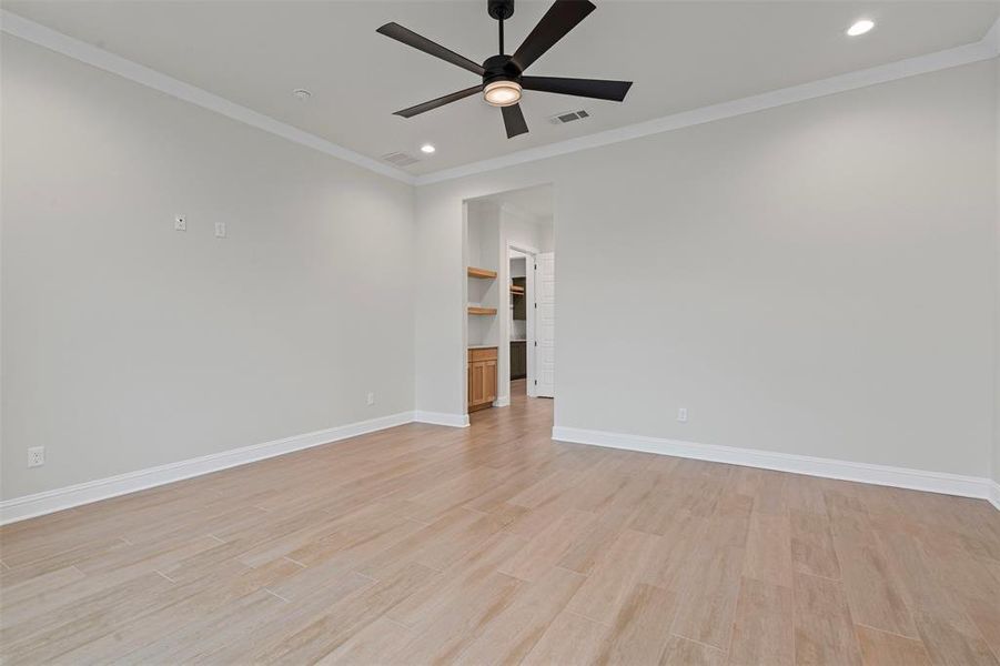 Spacious, unfurnished interior of a new home in Santana Ridge, Weatherford (Image 30).