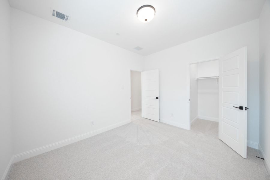 Spacious, unfurnished interior of a new home in Bayside, Rowlett (Image 21).