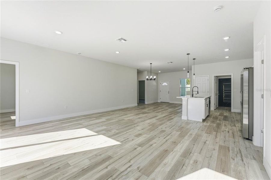 Spacious, unfurnished interior of a new home in , Ocala (Image 29).