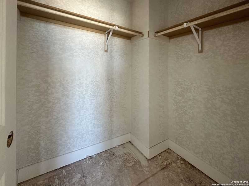 Spacious, unfurnished interior of a new home in Sunday Creek at Kinder Ranch, San Antonio (Image 16). Spacious, unfurnished interior of a new home in Sunday Creek at Kinder Ranch, San Antonio (Image 16).