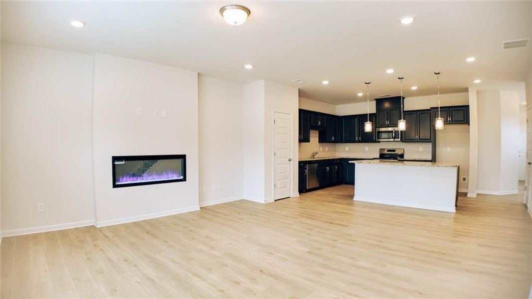 Spacious, unfurnished interior of a new home in Franklin Manor, Lawrenceville (Image 9).