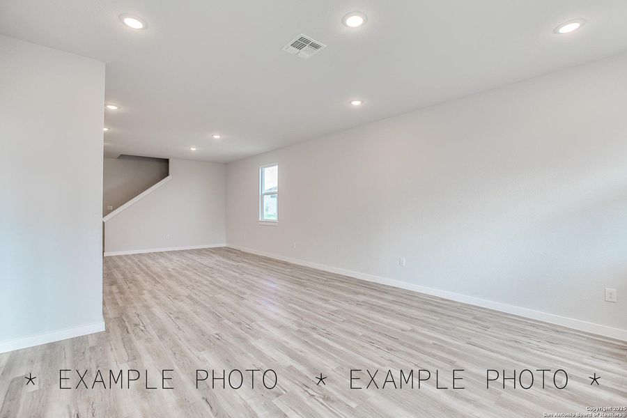 Spacious, unfurnished interior of a new home in Hiddenbrooke, Seguin (Image 27).