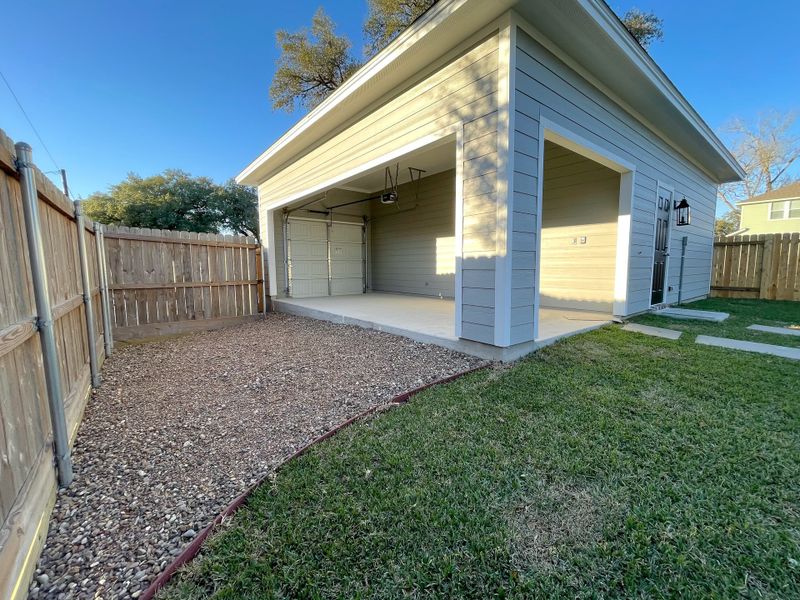 Exterior details and patio area of a home in Diamond Hill Collection, Victoria (Image 36).
