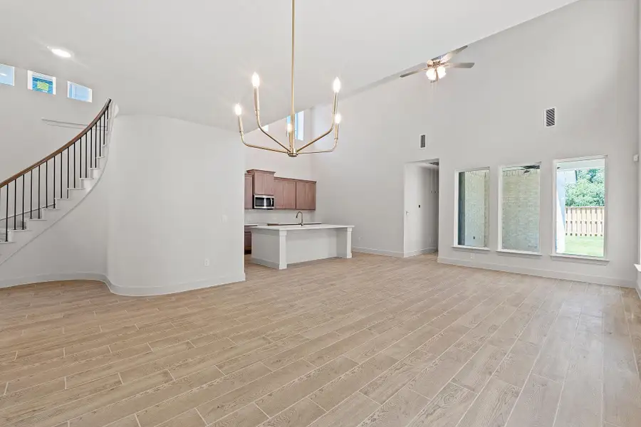 Spacious, unfurnished interior of a new home in Parmer Ranch, Georgetown (Image 19).