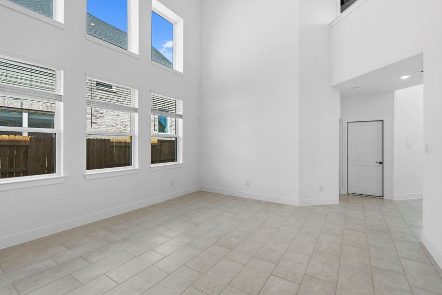 Spacious, unfurnished interior of a new home in Emory Glen, Magnolia (Image 24).