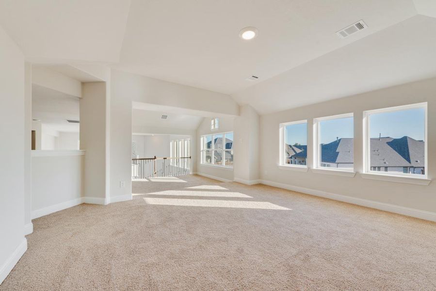 Spacious, unfurnished interior of a new home in Somercrest, Midlothian (Image 38).