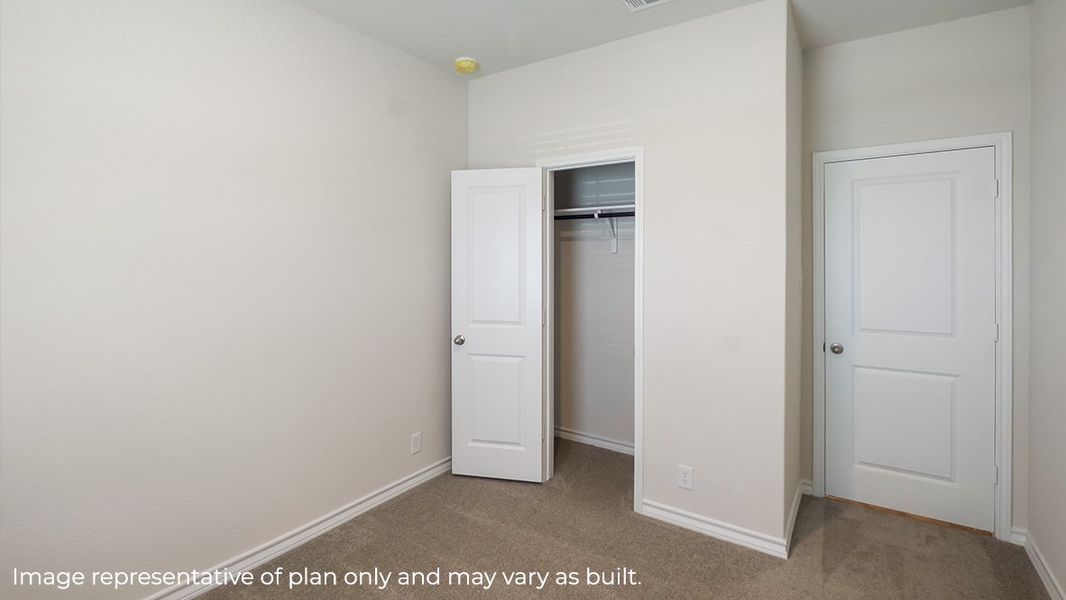 Spacious, unfurnished interior of a new home in Brookstone Creek, San Antonio (Image 16).