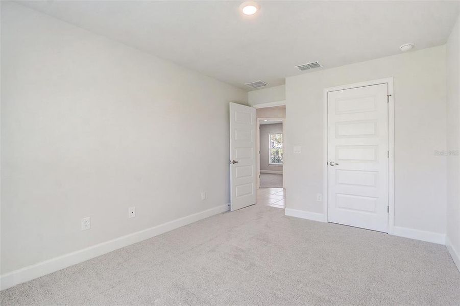 Spacious, unfurnished interior of a new home in , Ocala (Image 18).