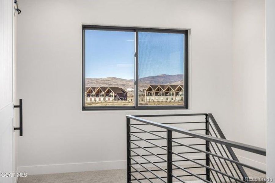 Spacious, unfurnished interior of a new home in , Granby (Image 41).