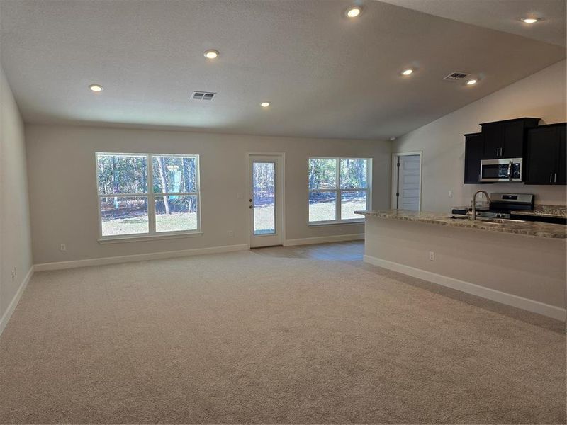 Spacious, unfurnished interior of a new home in , Homosassa (Image 13).