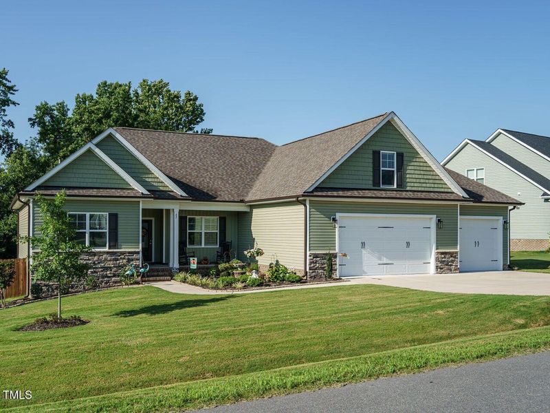 002-1280x960-corner-view 002-1280x960-corner-view