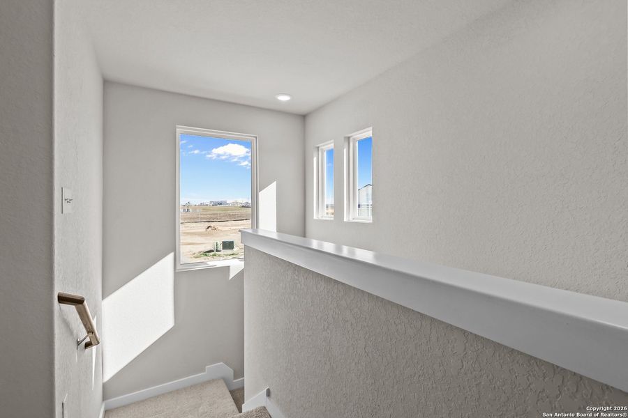 Spacious, unfurnished interior of a new home in Garden Grove, San Antonio (Image 18).