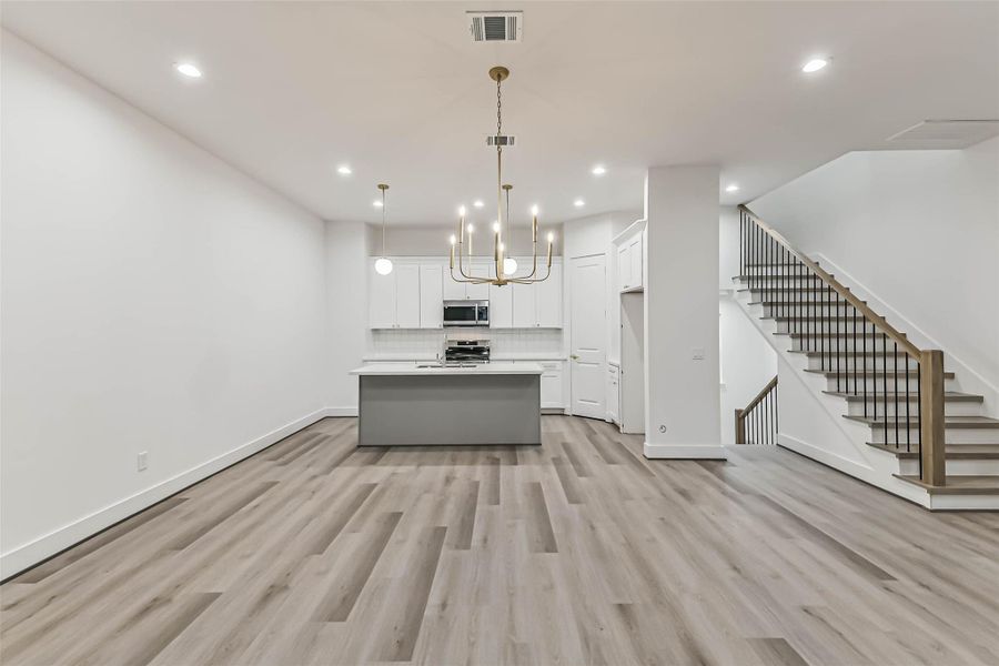 Spacious, unfurnished interior of a new home in , Houston (Image 19).